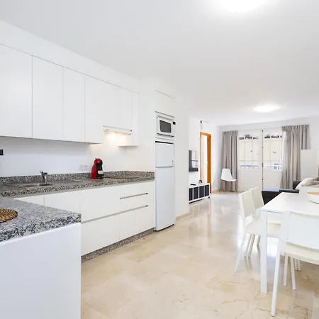 Home2book Center Retreat, Cruz * 圣克鲁斯-德特内里费