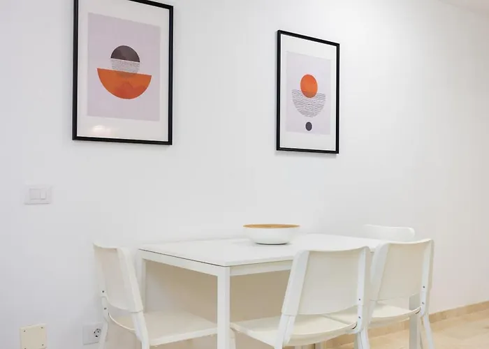 Home2book Center Retreat, Cruz